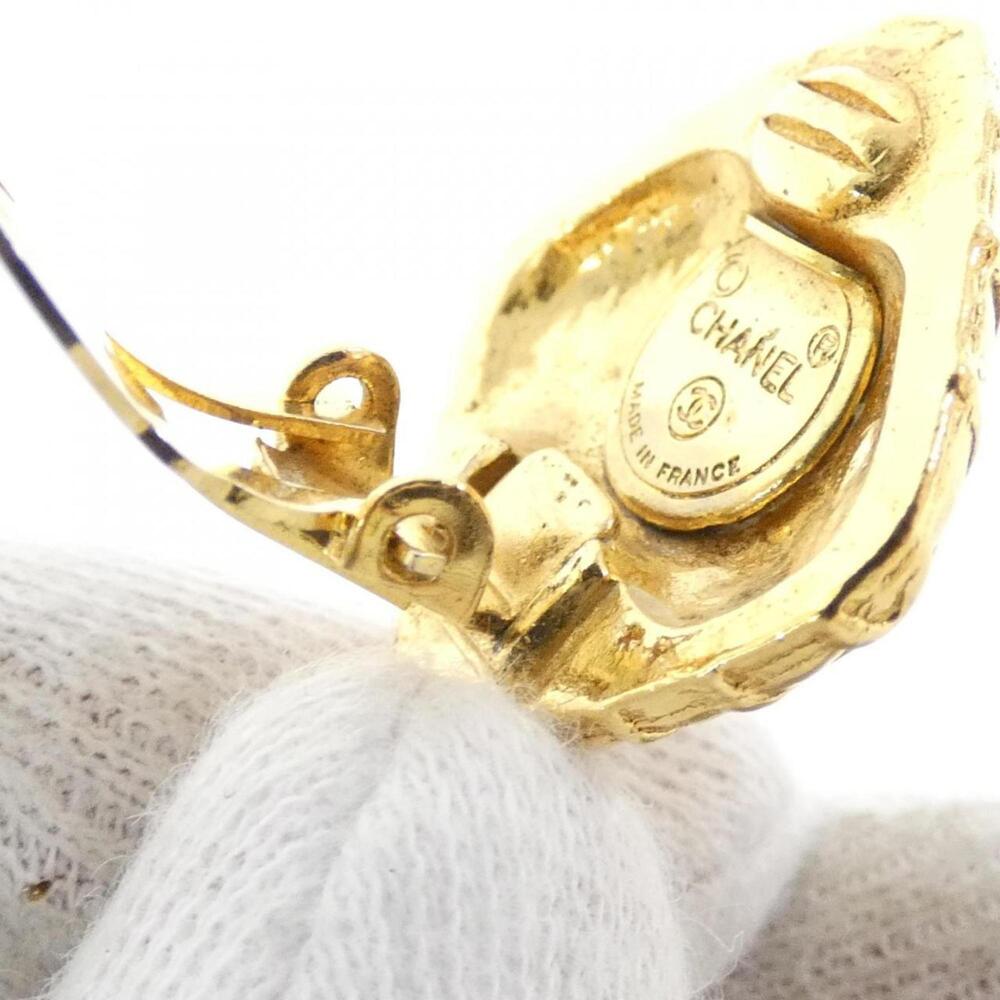 CHANEL Authentic White Earrings - Picture 3 of 5